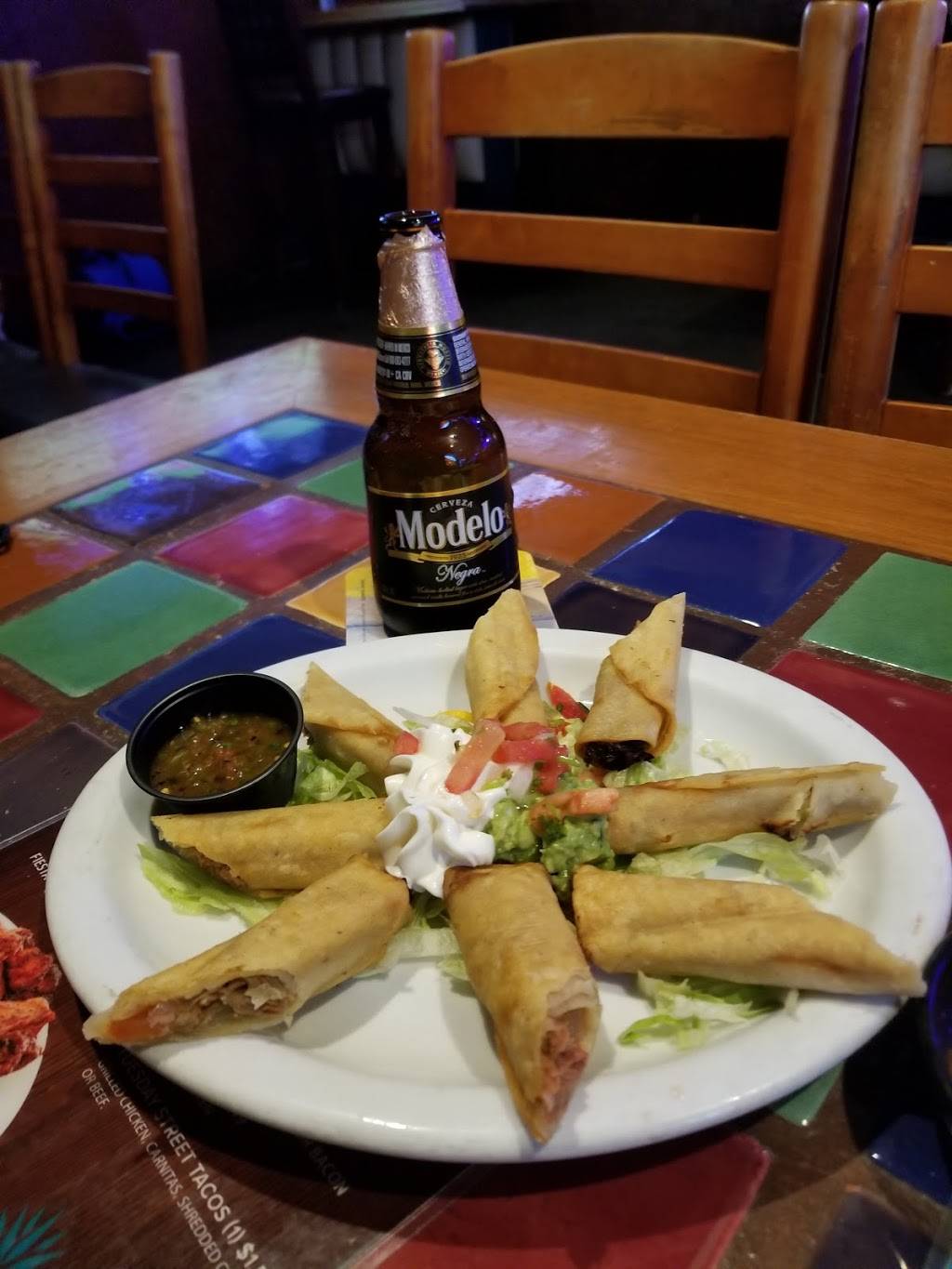 Tequilas Bar & Grill | restaurant | 13627 Victory Blvd, Van Nuys, CA 91401, USA | 8189894040 OR +1 818-989-4040