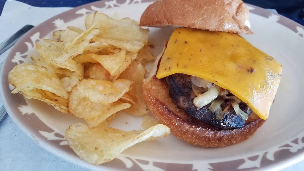 Newport Shores Restaurant | restaurant | 407 E Jackson St, Port Washington, WI 53074, USA | 2622846838 OR +1 262-284-6838