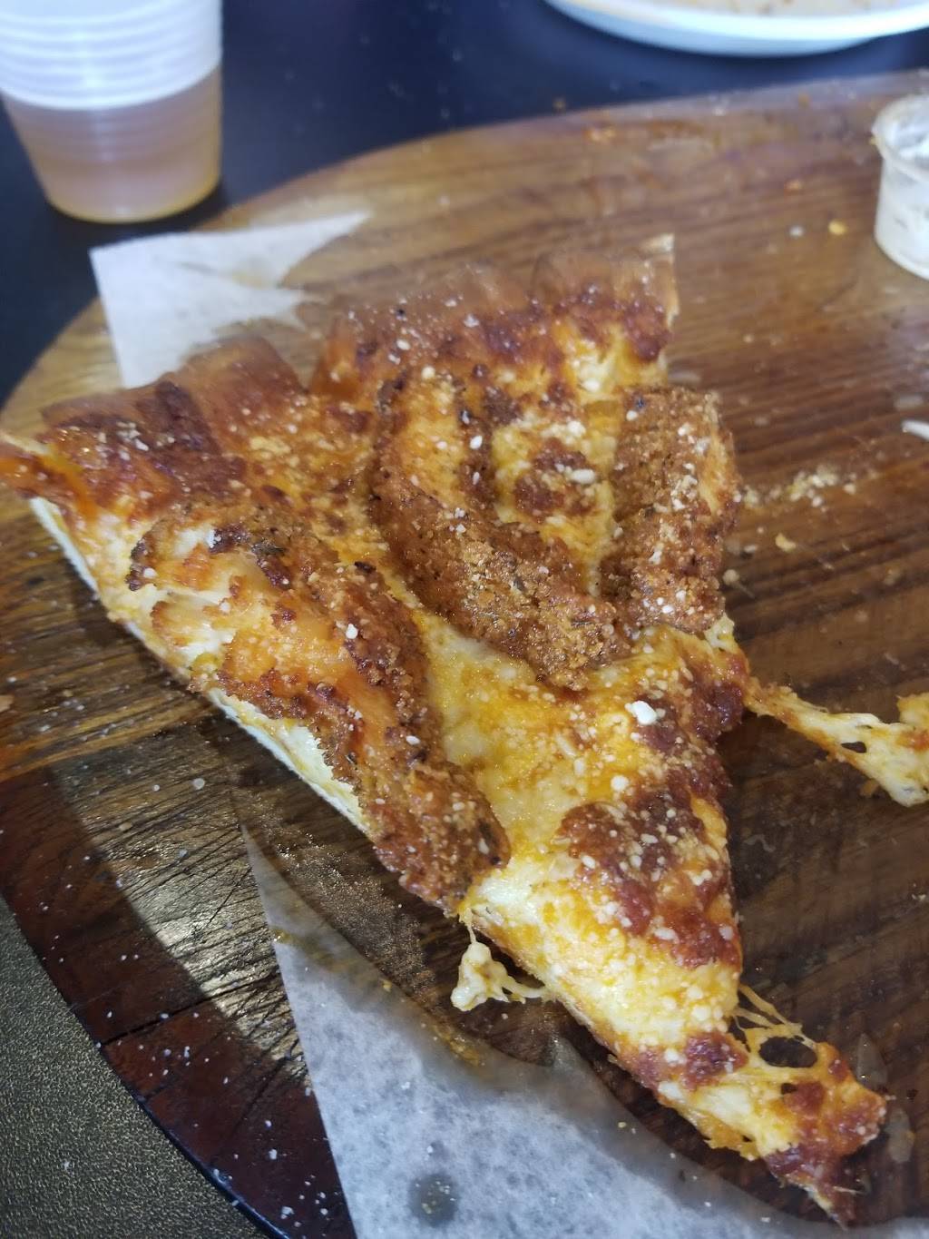 Mulberrys | restaurant | 2316 Mulberry Ave, Cleveland, OH 44113, USA | 2164434843 OR +1 216-443-4843