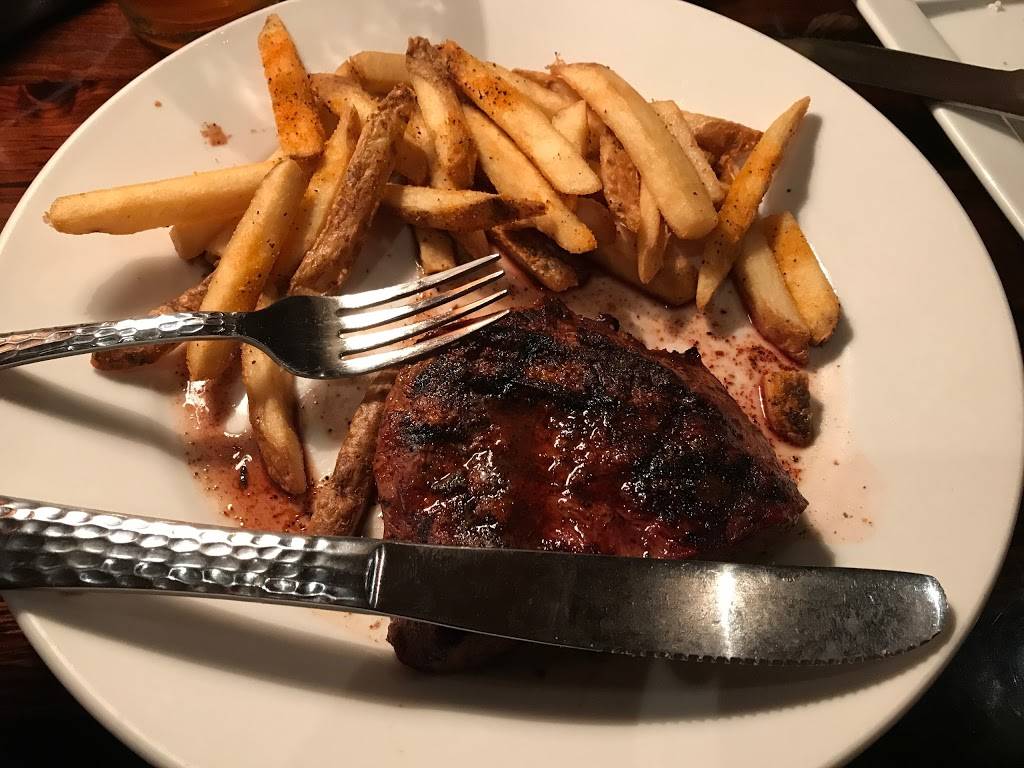 LongHorn Steakhouse | meal takeaway | 925 International Dr, Wilmington, NC 28405, USA | 9105091550 OR +1 910-509-1550