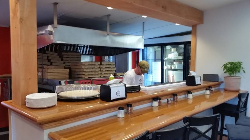 Rotary Pizza | restaurant | 10 Leland St, Rockland, ME 04841, USA | 2075938809 OR +1 207-593-8809