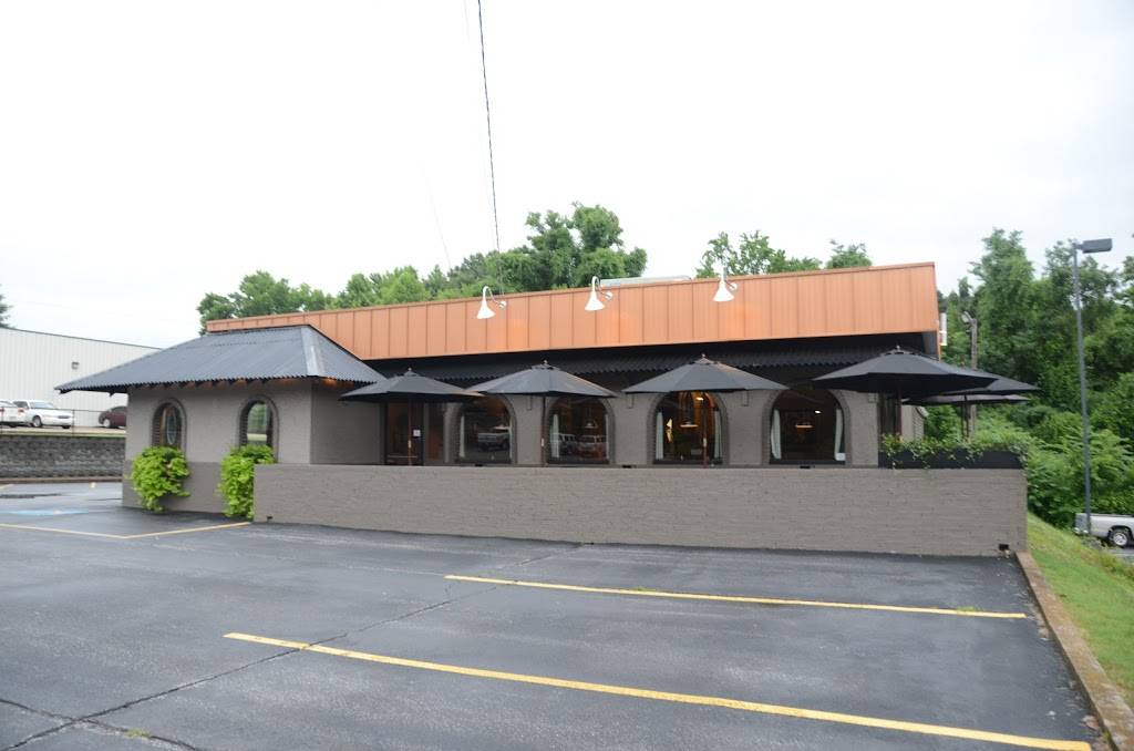 Olive Pit A Pasta House | restaurant | 905 Mineral Wells Ave, Paris, TN 38242, USA | 7316425030 OR +1 731-642-5030