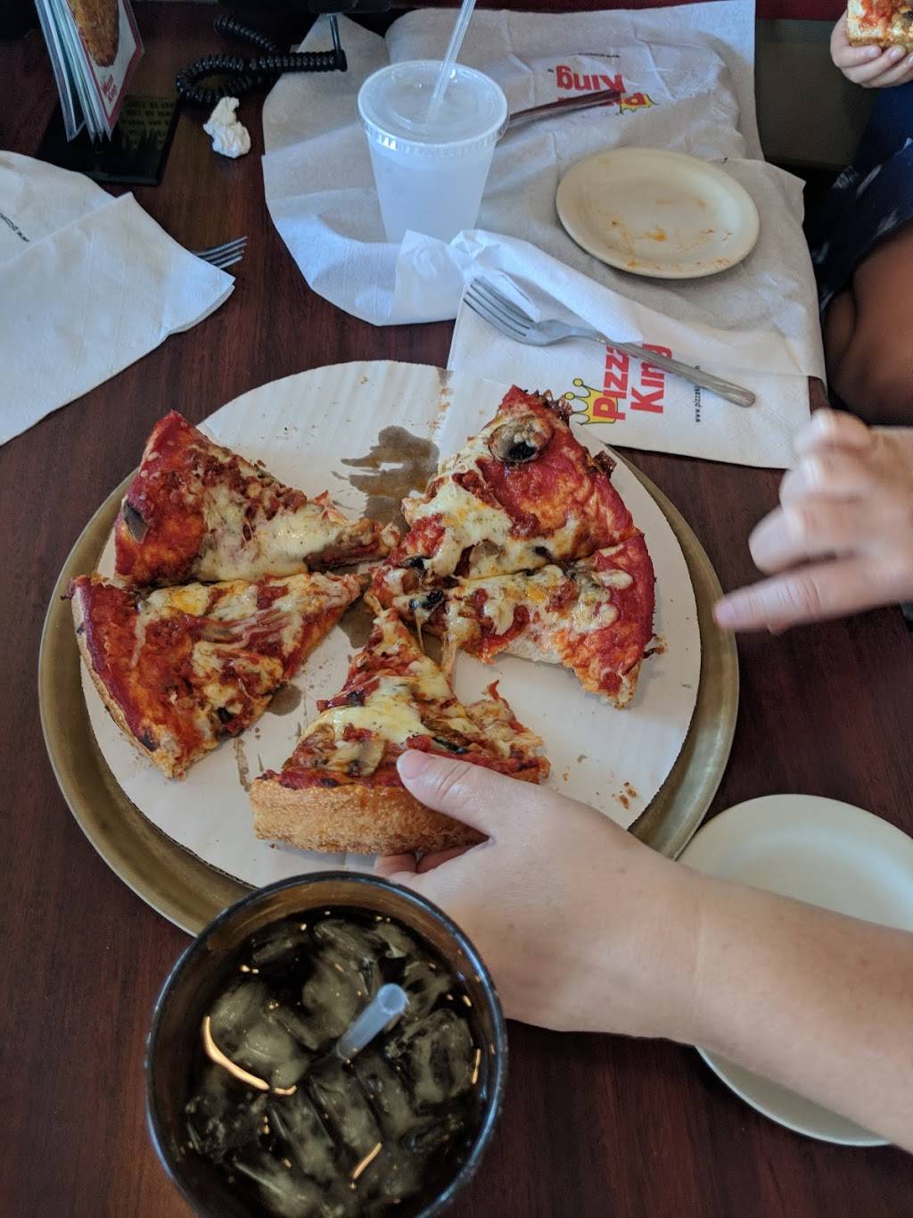 Pizza King | meal delivery | 836 US-27, Berne, IN 46711, USA | 2605893515 OR +1 260-589-3515