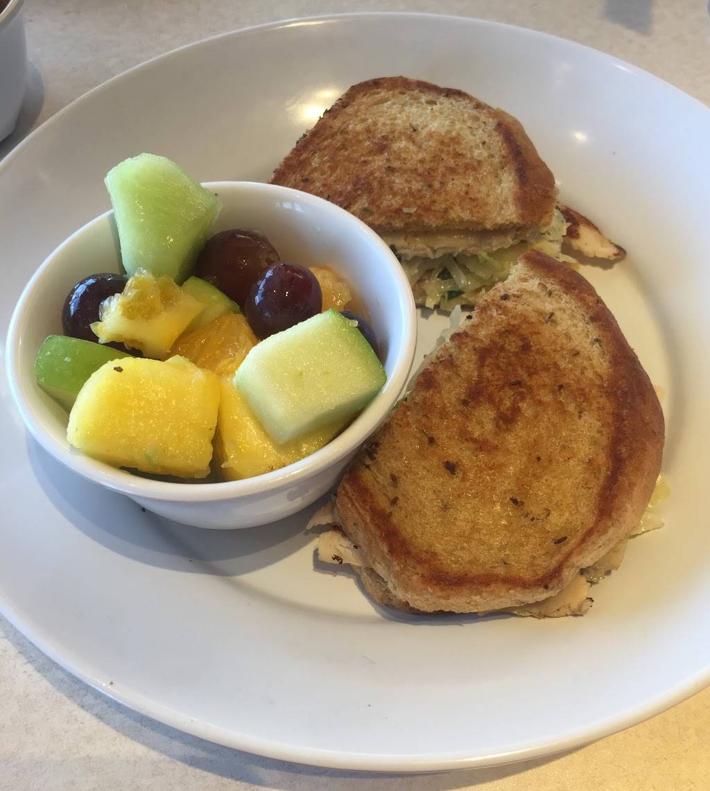 Zoës Kitchen | restaurant | 6405 W 135th St, Overland Park, KS 66223, USA | 9138515225 OR +1 913-851-5225