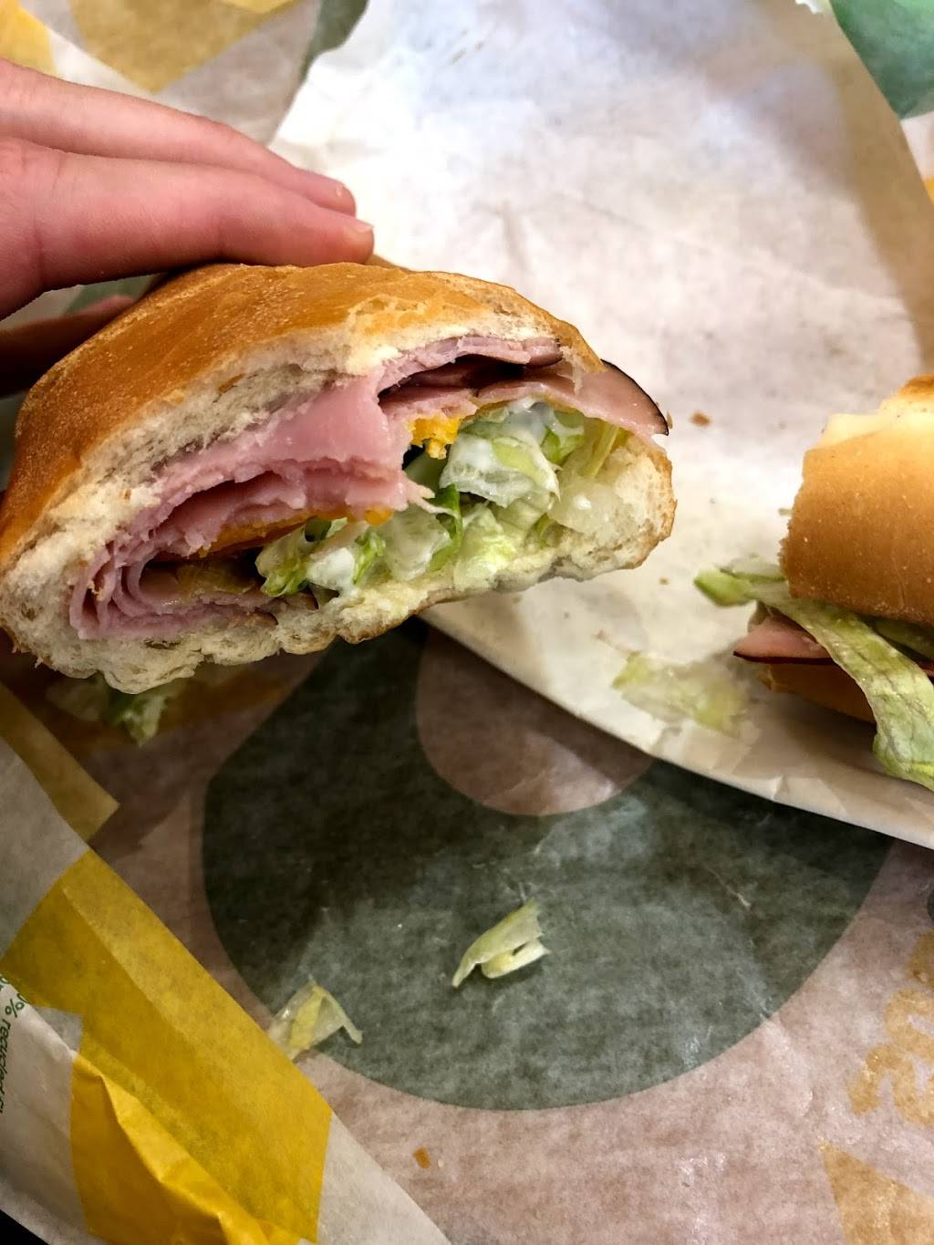 Subway | meal takeaway | 1400 5th St SE, Minneapolis, MN 55455, USA | 6123316716 OR +1 612-331-6716