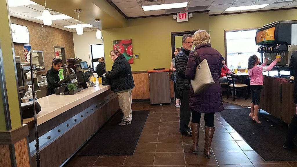 Runza Restaurant | restaurant | 7131 S 27th St, Lincoln, NE 68512, USA | 4024210808 OR +1 402-421-0808