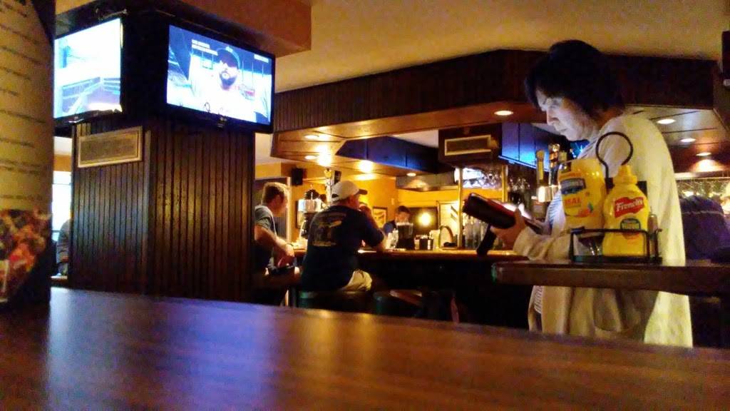 Tysons Social Tavern | restaurant | 1960 Chain Bridge Rd, McLean, VA 22102, USA | 7038932100 OR +1 703-893-2100