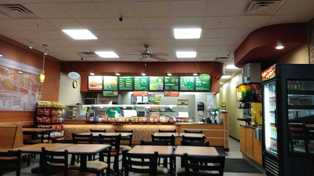 Subway | restaurant | 636 N Independence Blvd, Romeoville, IL 60446, USA | 8155243248 OR +1 815-524-3248