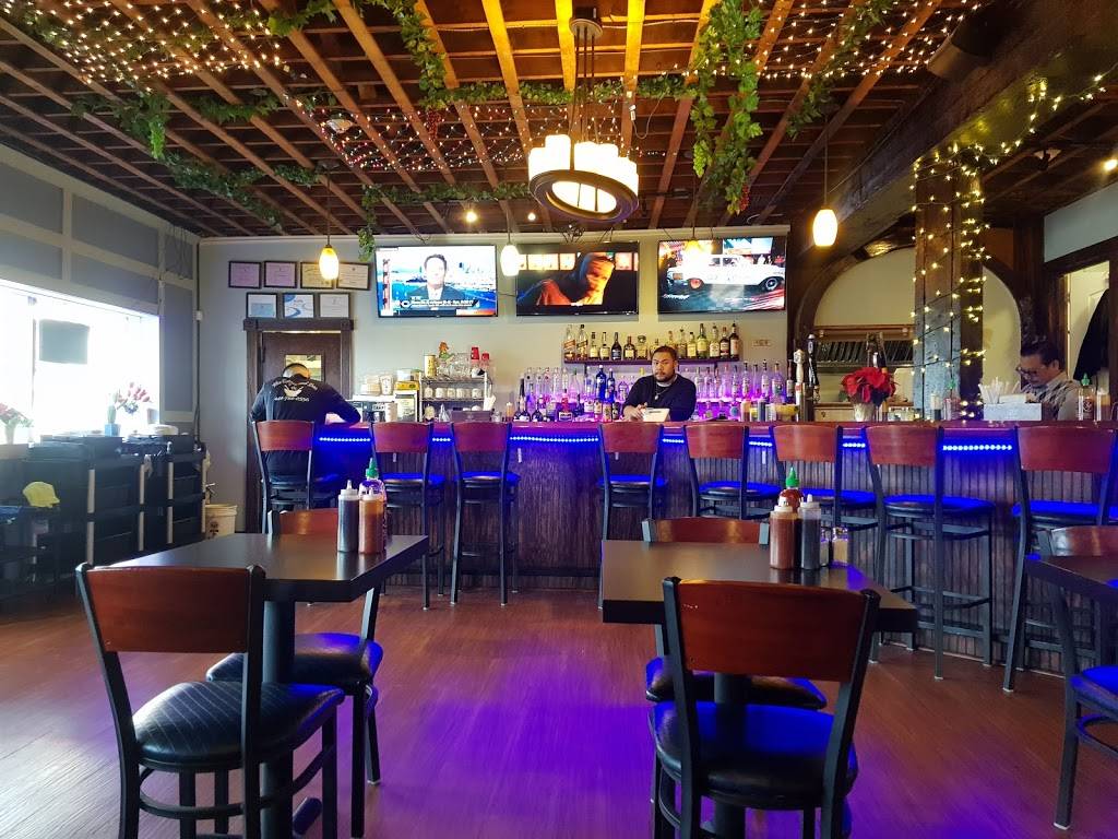 Pho Saigon and Bar | restaurant | 1106 Pontiac Ave, Cranston, RI 02920, USA | 4017800536 OR +1 401-780-0536