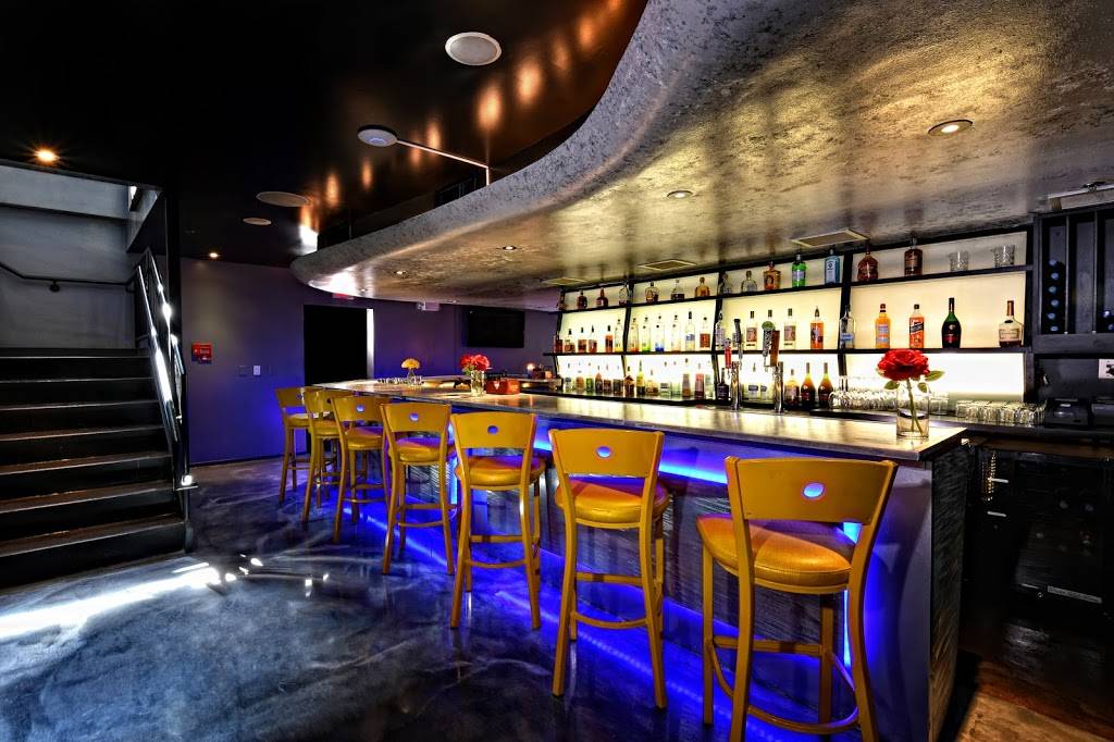 Flavour Restaurant & Lounge | restaurant | 1767 Bardstown Rd, Louisville, KY 40205, USA | 5024096968 OR +1 502-409-6968