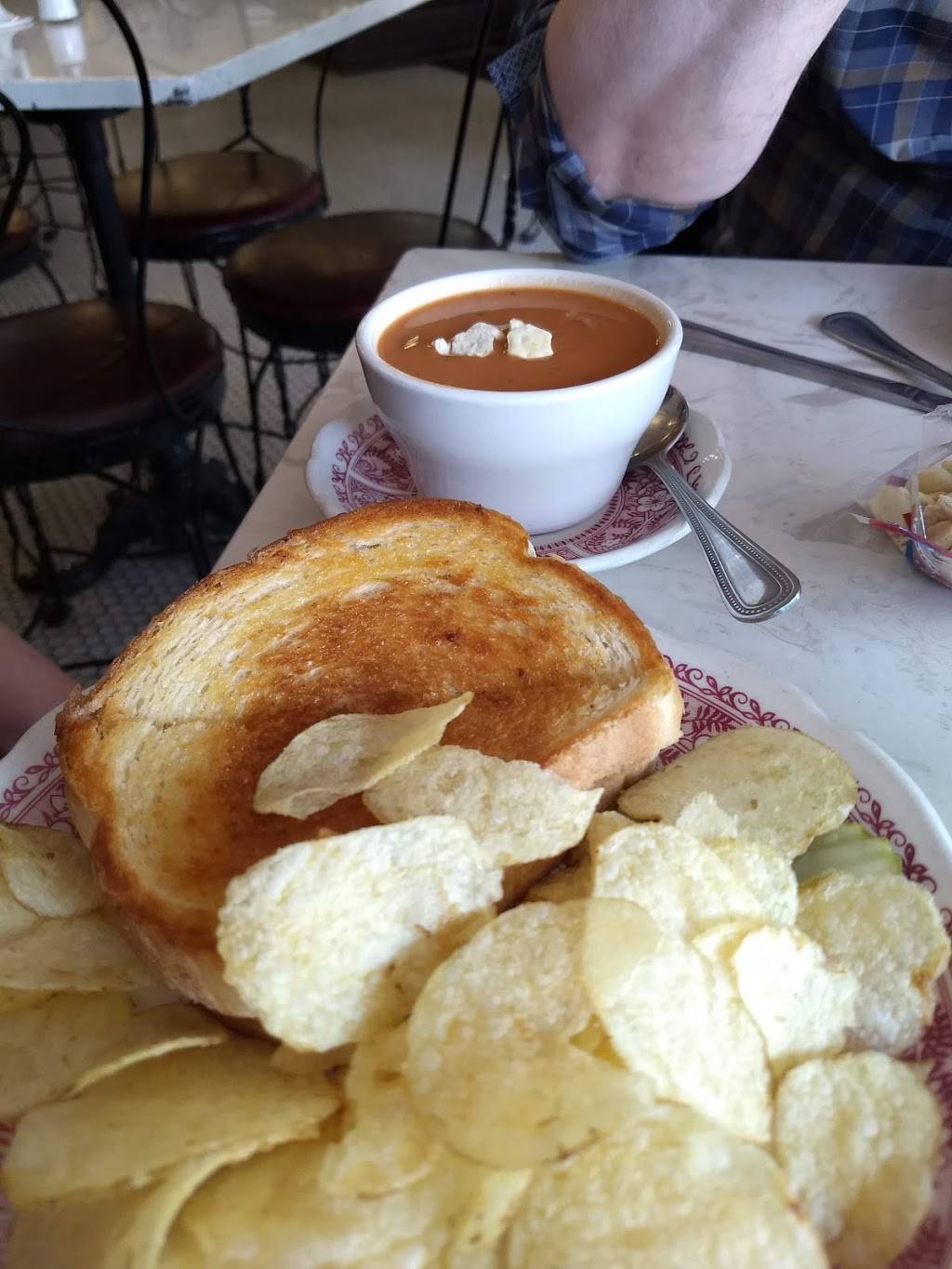 The Village Parlor | restaurant | 22 S Broadway St, Lebanon, OH 45036, USA | 5139326918 OR +1 513-932-6918