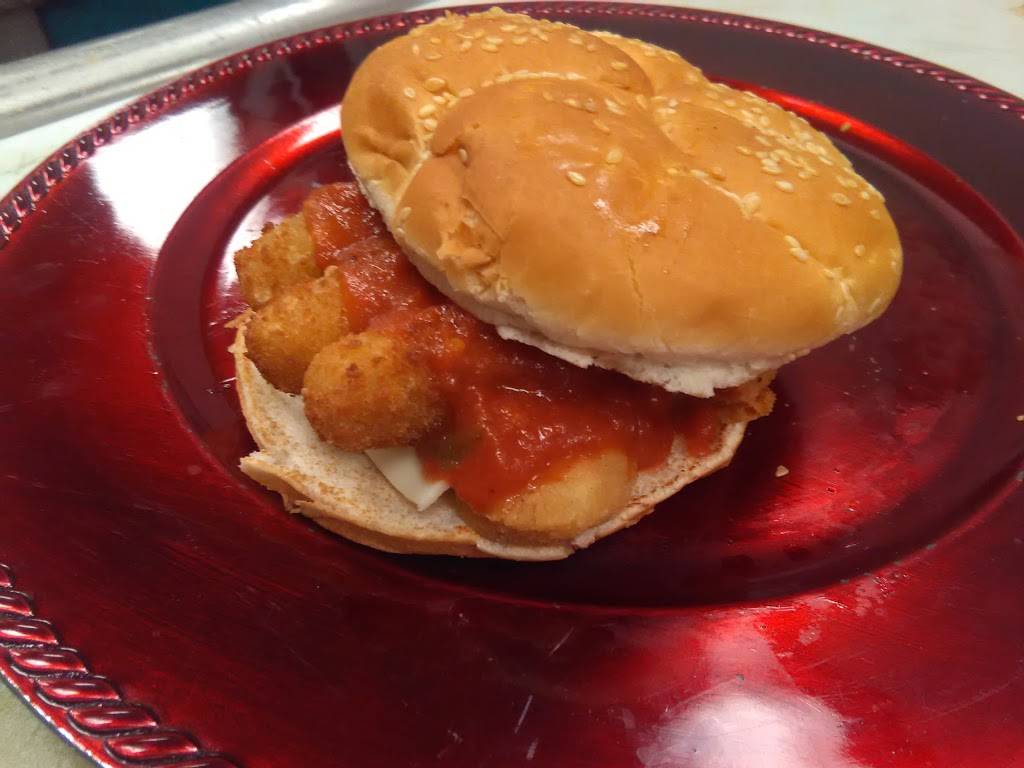 Gyro World - Kamms Corners | restaurant | 16860 Lorain Ave, Cleveland, OH 44111, USA | 2166713014 OR +1 216-671-3014