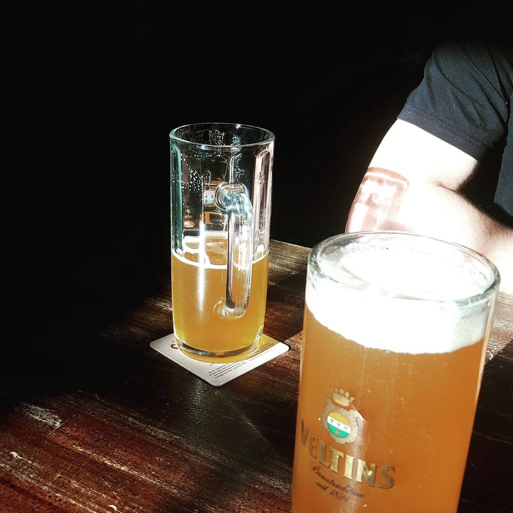 Berliner Pub | restaurant | 221 Main Ave S, Renton, WA 98057, USA | 4252771111 OR +1 425-277-1111