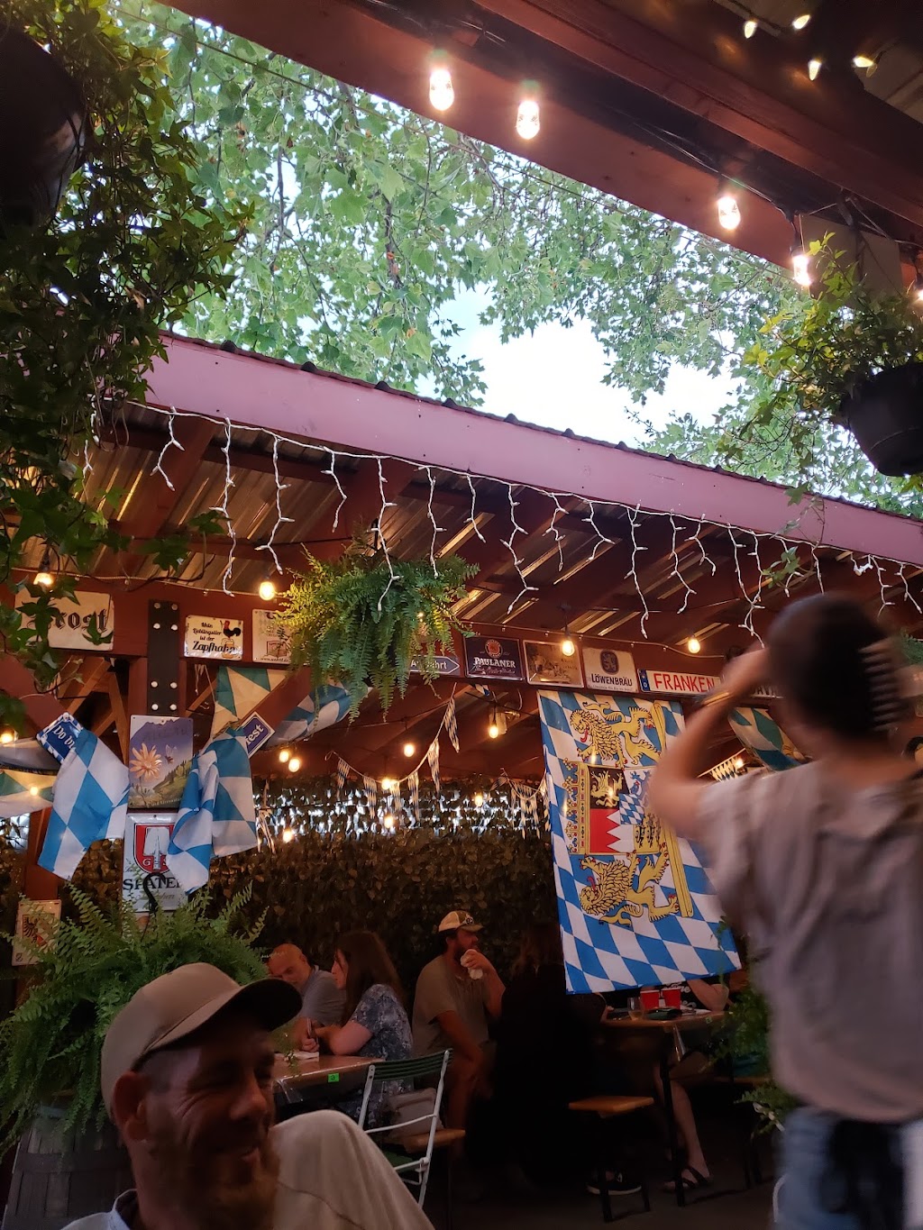 Cafe Bahnhof German Restaurant & Biergarten | restaurant | 1725 E Cecil St, Waynoka, OK 73860, USA | 5808240063 OR +1 580-824-0063