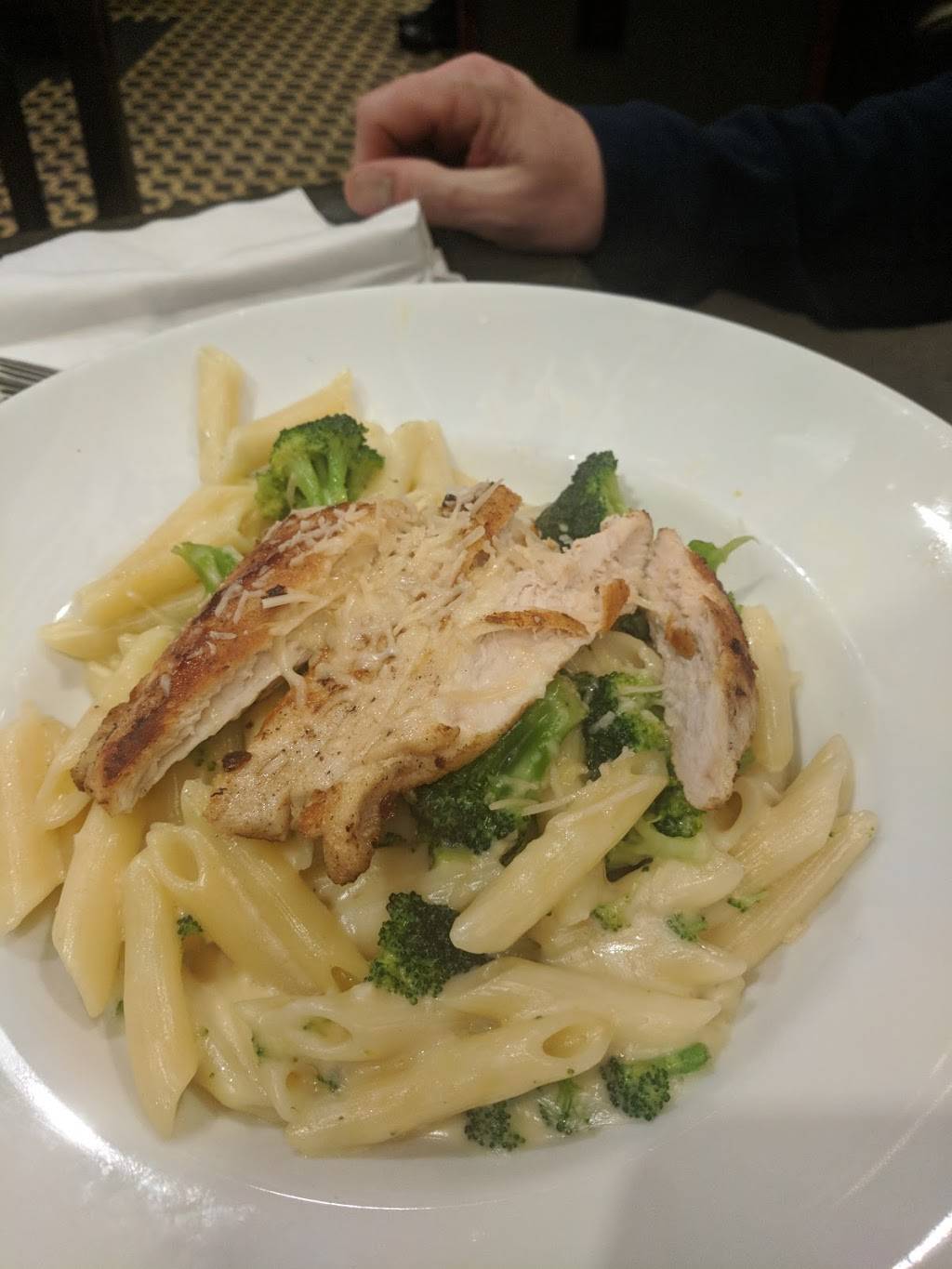 Ruby Tuesday | restaurant | 58 Stephen King Dr, Augusta, ME 04330, USA | 2076238710 OR +1 207-623-8710