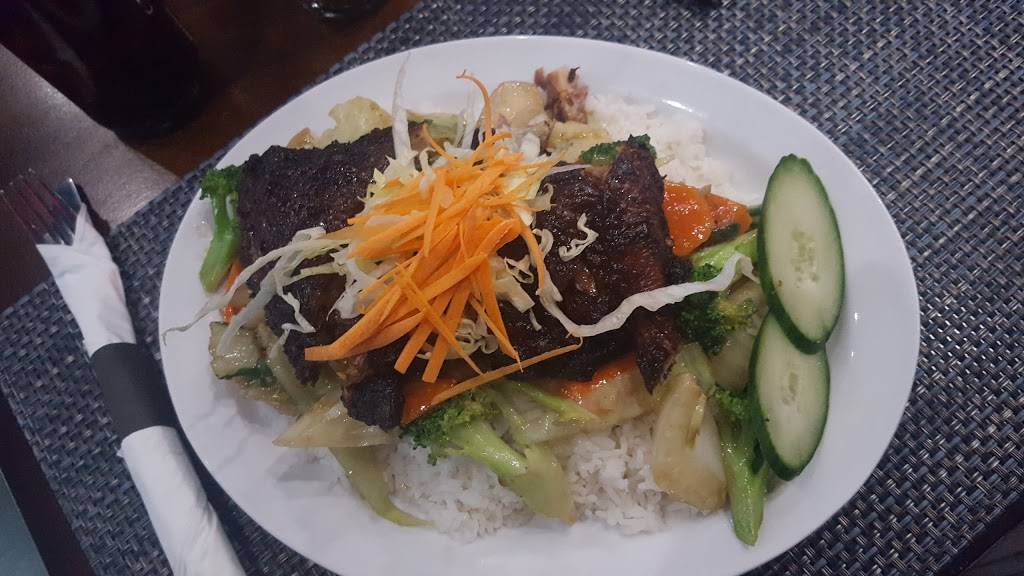 Sa-Fire Restaurant & Bar | restaurant | 308 Painted Post Dr, Scarborough, ON M1G 2M3, Canada | 6473523473 OR +1 647-352-3473