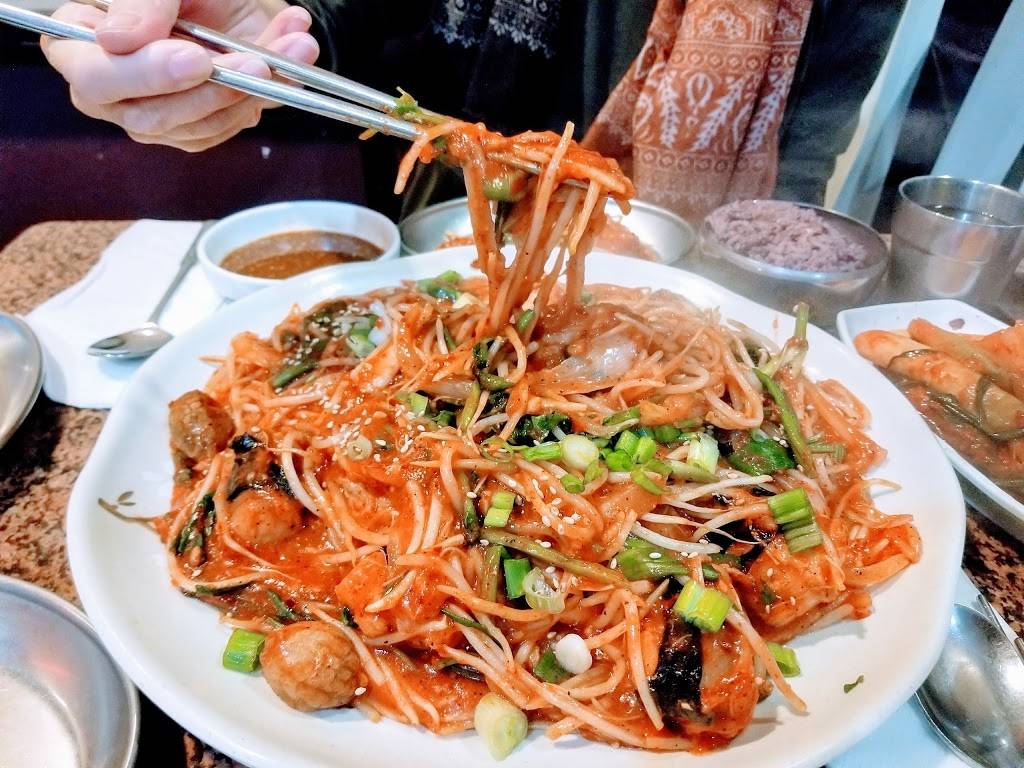 Miari Noodle House | restaurant | 3224 Olympic Blvd, Los Angeles, CA 90006, USA | 3237350647 OR +1 323-735-0647