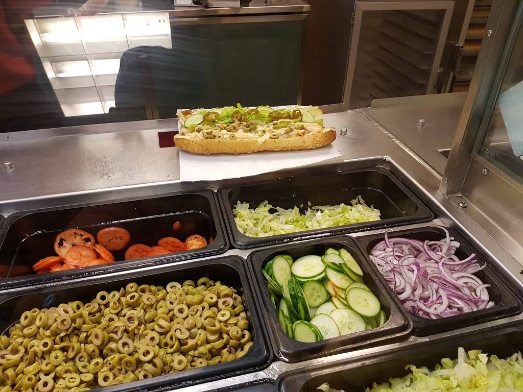 Subway | restaurant | 316 Wilson Ave, Toronto, ON M3H 1S8, Canada | 4166331222 OR +1 416-633-1222