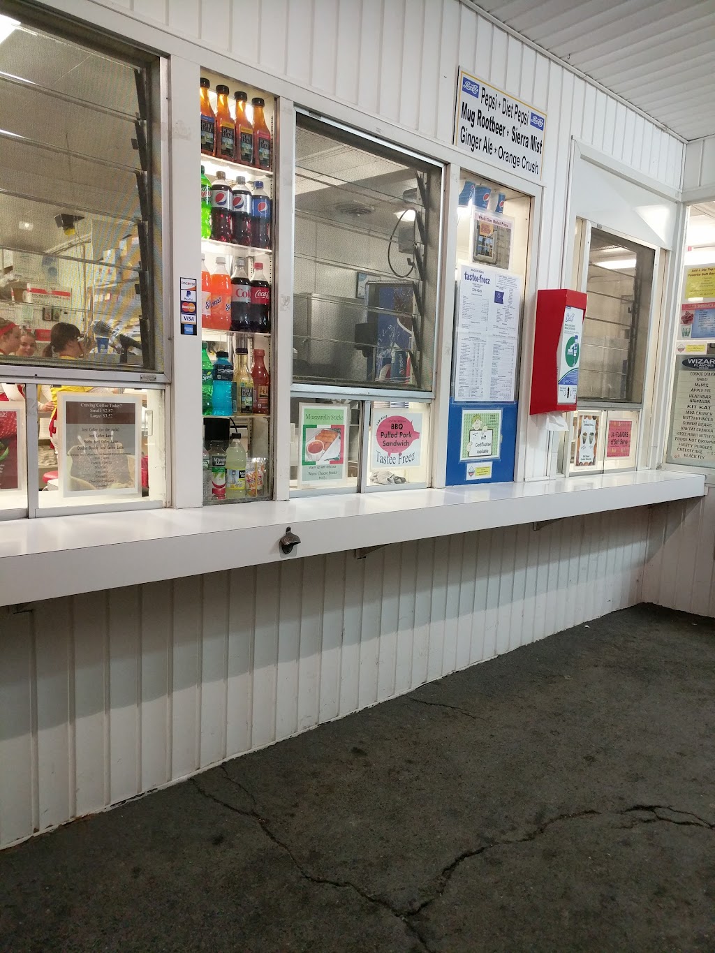 Madawaska Tastee Freez | restaurant | 153 Main St, Madawaska, ME 04756, USA | 2077284345 OR +1 207-728-4345