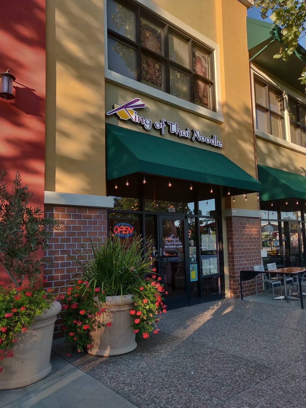 King Of Thai Noodle Restaurant and Bar | restaurant | Nut Tree Village, 1679 E Monte Vista Ave, Vacaville, CA 95688, USA | 7074557150 OR +1 707-455-7150