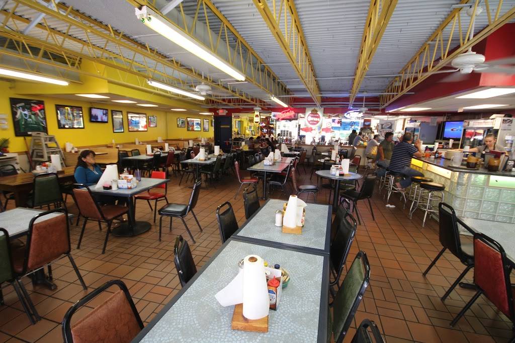 Connies Seafood | restaurant | 340 S 69th St, Houston, TX 77011, USA | 7139214622 OR +1 713-921-4622