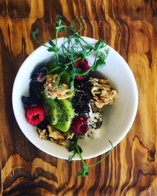 Howies | restaurant | 1525 Smith St Suite 7, North Providence, RI 02911, USA | 4013530500 OR +1 401-353-0500