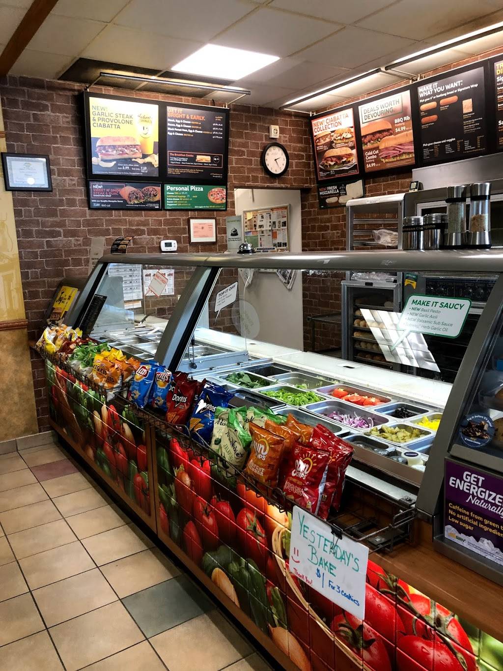 Subway | restaurant | 264 Broadway, Whitehall, NY 12887, USA | 5184992903 OR +1 518-499-2903