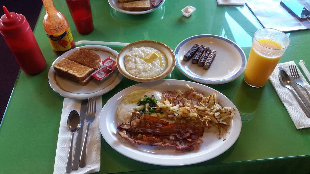 Akis Village Inn | restaurant | 3710 W Martin Luther King Jr Blvd, Los Angeles, CA 90008, USA | 3232942440 OR +1 323-294-2440