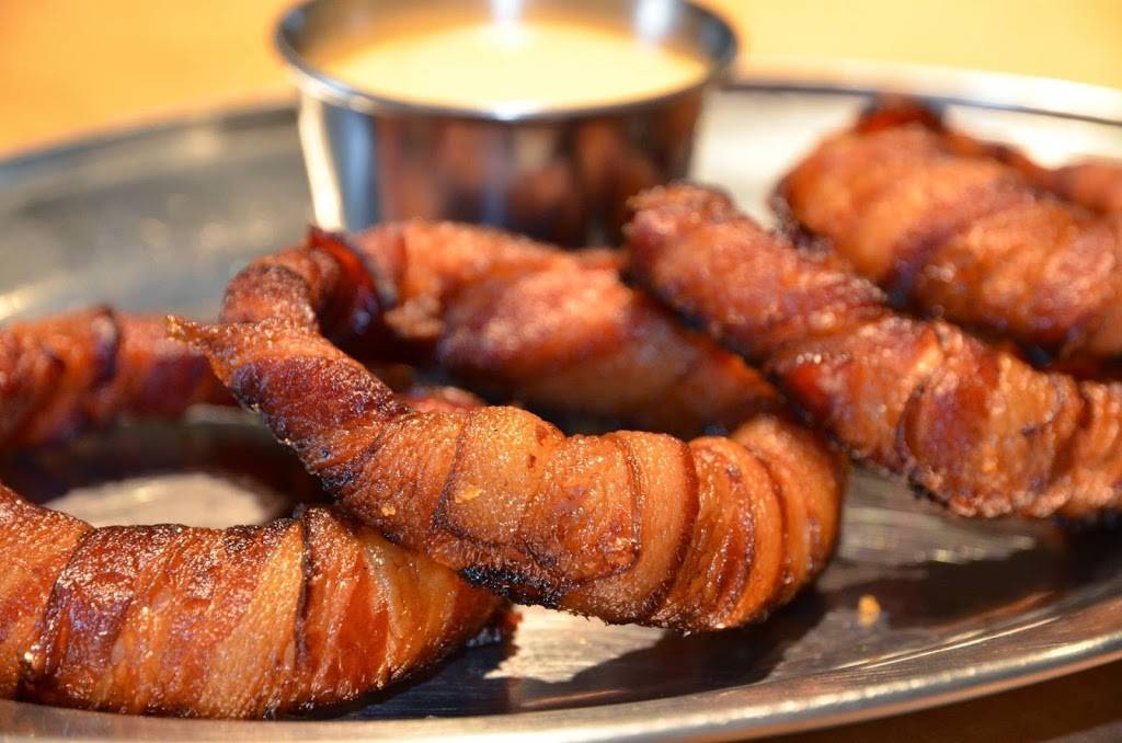 TheSmoke | restaurant | 498 First St, Collingwood, ON L9Y 1B8, Canada | 7052935522 OR +1 705-293-5522