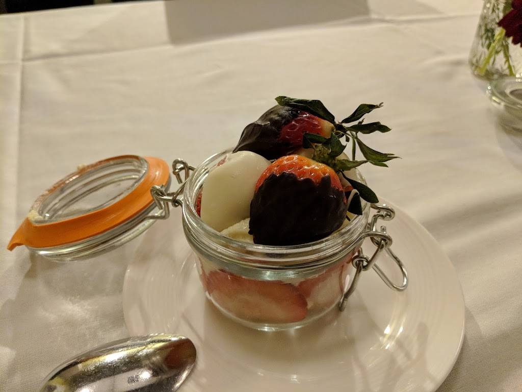 HoQ | restaurant | 303 E 5th St, Des Moines, IA 50309, USA | 5152441213 OR +1 515-244-1213