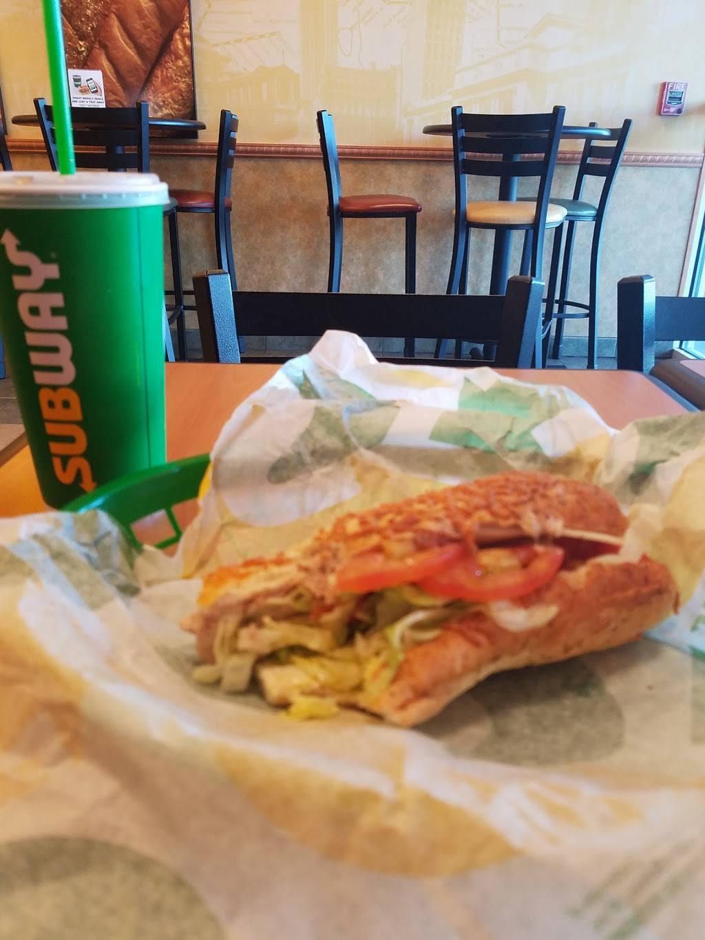 Subway Restaurants | restaurant | 2335 E Willow Rd H, Glenview, IL 60025, USA | 8476579940 OR +1 847-657-9940