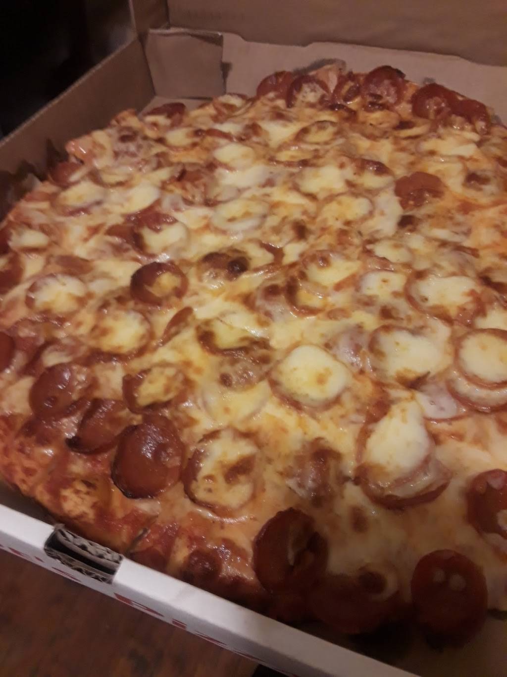 Joes Pizza | restaurant | 3020 E Broad St, Columbus, OH 43209, USA | 6142353035 OR +1 614-235-3035