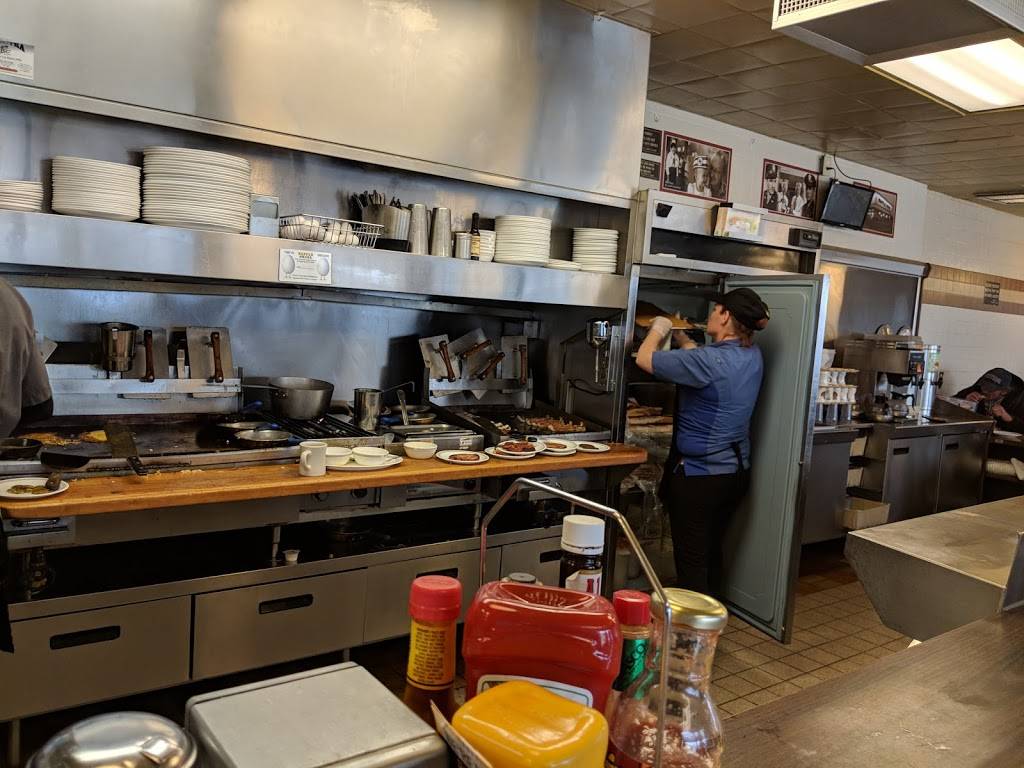 Waffle House | meal takeaway | 959 W Memorial Rd, Oklahoma City, OK 73114, USA | 4057498583 OR +1 405-749-8583