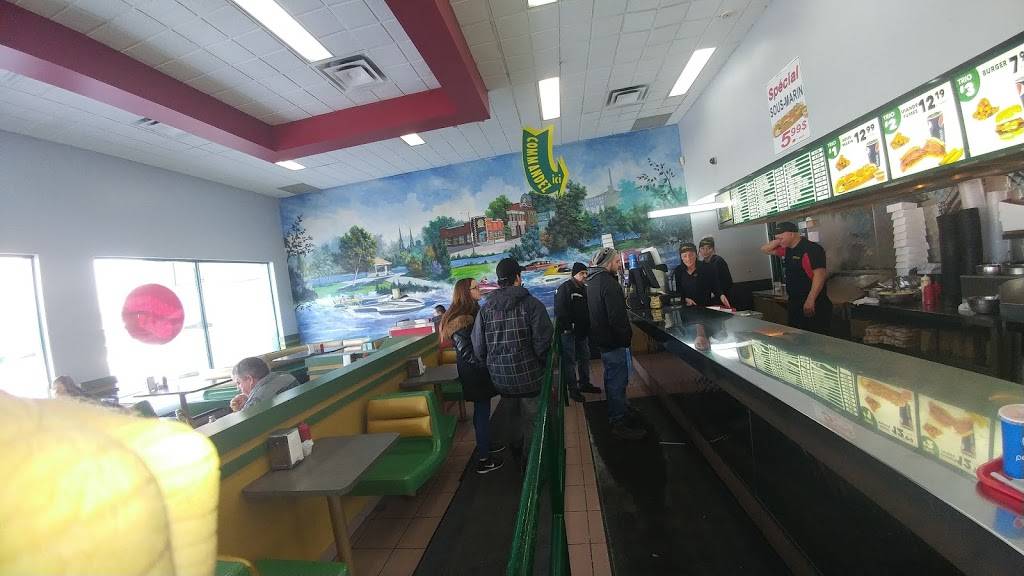 Restaurant La Pataterie | restaurant | 189 Rue Victoria, Salaberry-de-Valleyfield, QC J6T 1A7, Canada | 4503775193 OR +1 450-377-5193