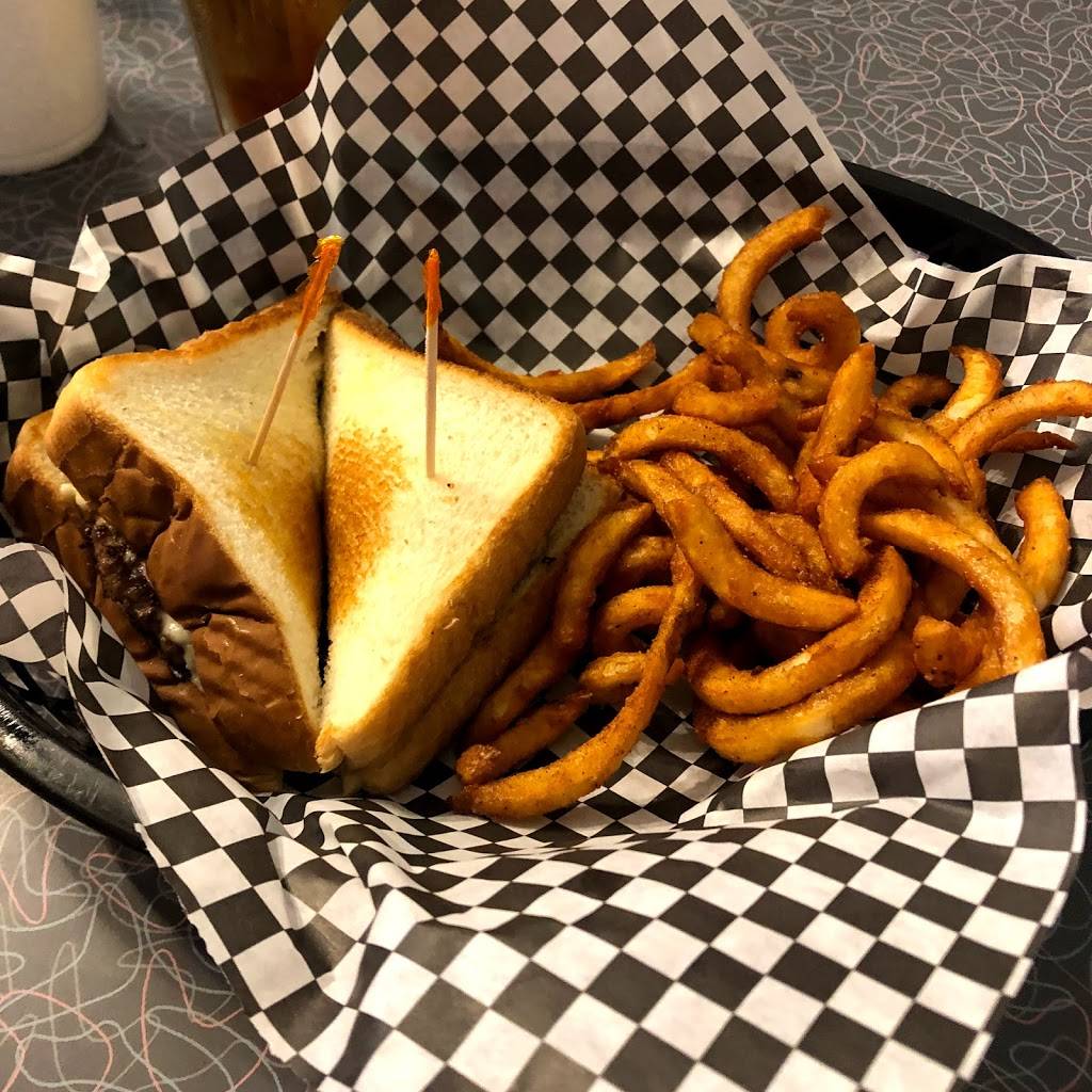 Kokomos 50s Diner | restaurant | 740 US-64, Adamsville, TN 38310, USA | 7316321958 OR +1 731-632-1958