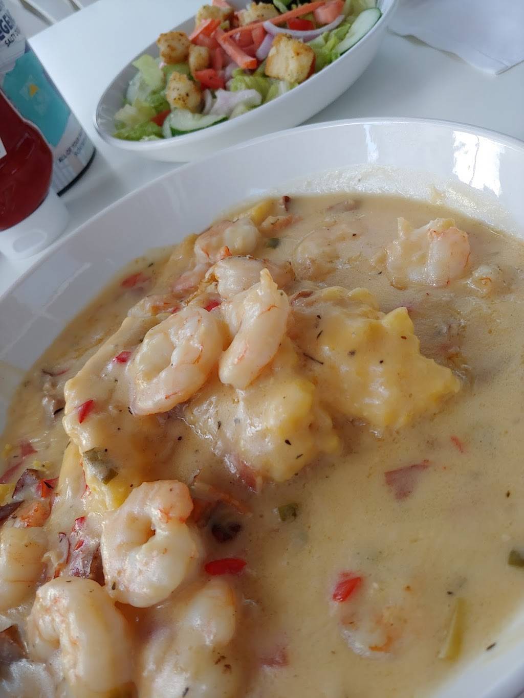 Salty Dog Cafe Bohicket | restaurant | 1882 Andell Bluff Blvd, Johns Island, SC 29455, USA | 8439527335 OR +1 843-952-7335