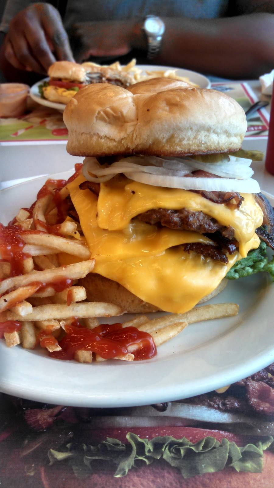 Steak n Shake | restaurant | 244 Henry Blvd, Statesboro, GA 30458, USA | 9122123500 OR +1 912-212-3500