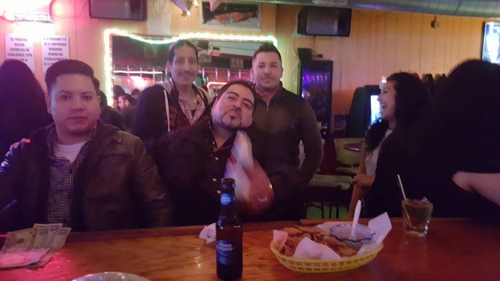 La Reyna Del Sur | restaurant | 1417 S Central Ave, Cicero, IL 60804, USA | 7082989479 OR +1 708-298-9479