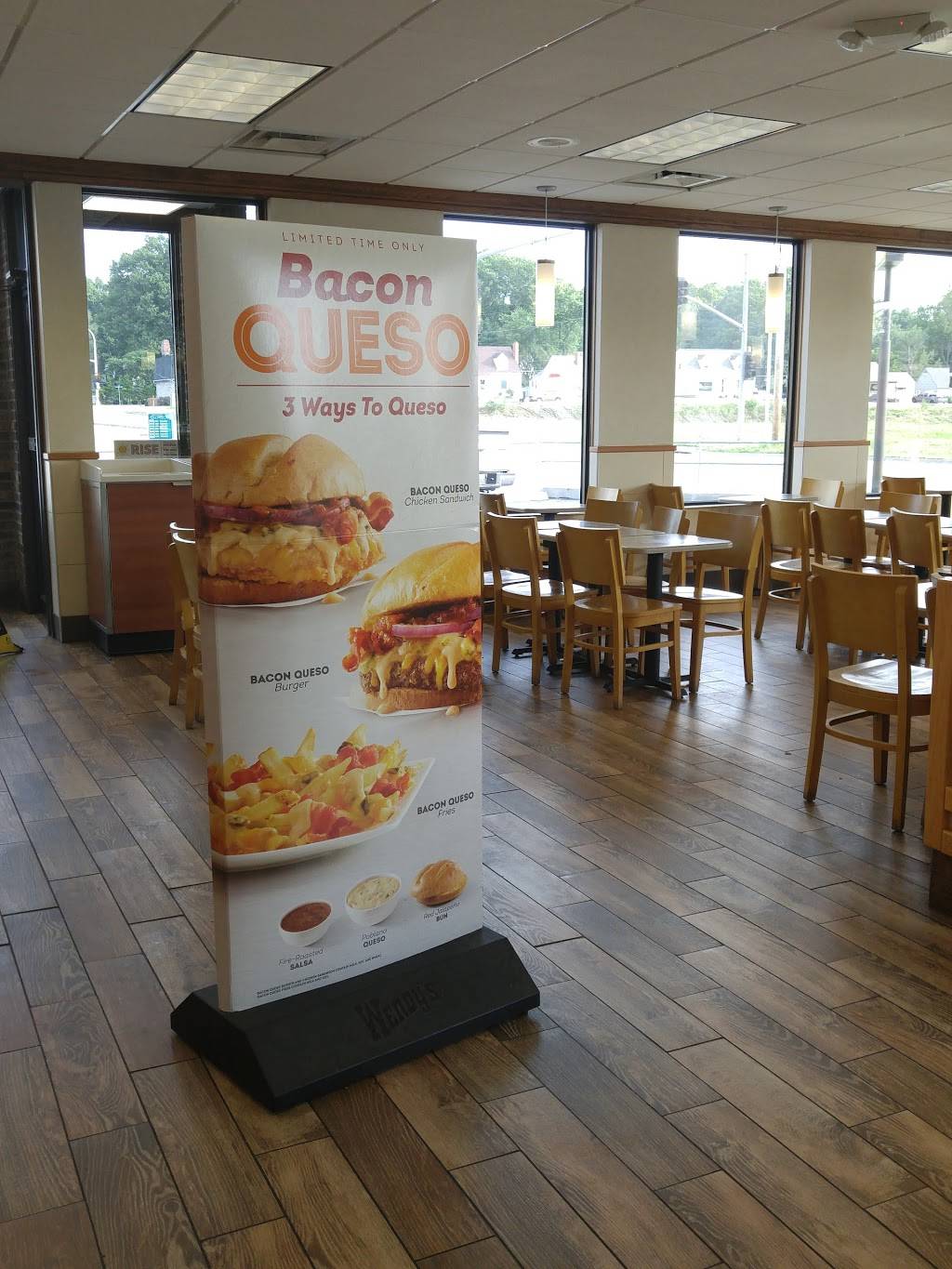 Wendys | restaurant | 5900 Roeland Dr, Mission, KS 66205, USA | 9133842582 OR +1 913-384-2582