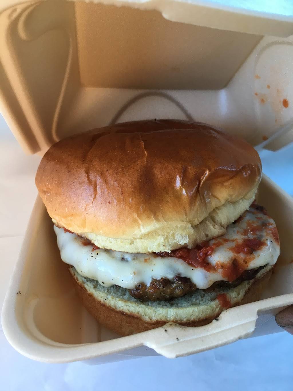 Nanas Hotdogs Of Elmhurst | restaurant | 582 W Lake St, Elmhurst, IL 60126, USA | 6303593507 OR +1 630-359-3507