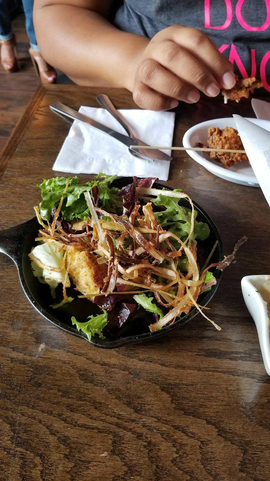 Greens And Gravy Restaurant | restaurant | 1540 Ralph David Abernathy Blvd, Atlanta, GA 30310, USA | 4045652074 OR +1 404-565-2074