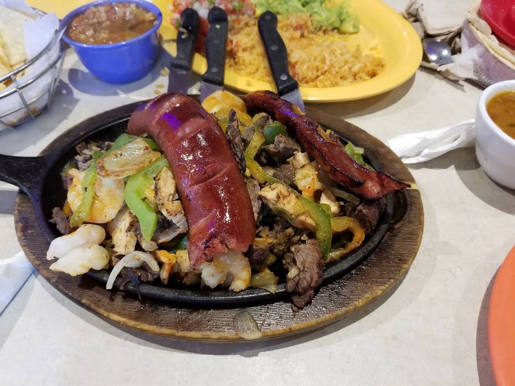 El Potosino Mexican Restaurant | restaurant | 7243 San Pedro Ave, San Antonio, TX 78216, USA | 2103496625 OR +1 210-349-6625