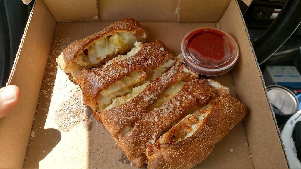 Calvinos Restaurant and Wine Bar | restaurant | Cricket West Shopping Center, 3143 Central Ave, Toledo, OH 43606, USA | 4195315100 OR +1 419-531-5100