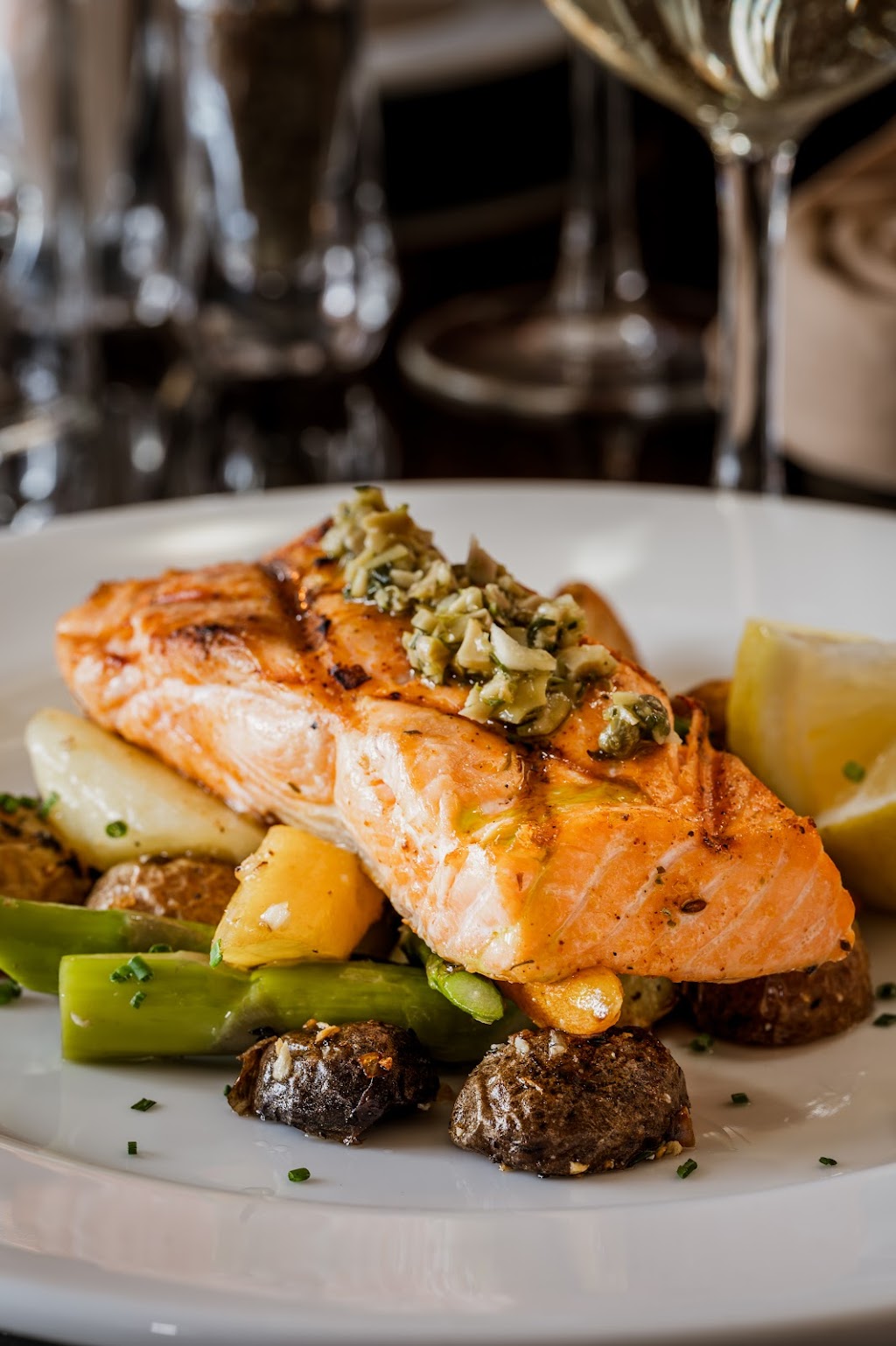 The Waterfront Seafood Grill | restaurant | 720 Main St, Napa, CA 94559, USA | 7076992452 OR +1 707-699-2452