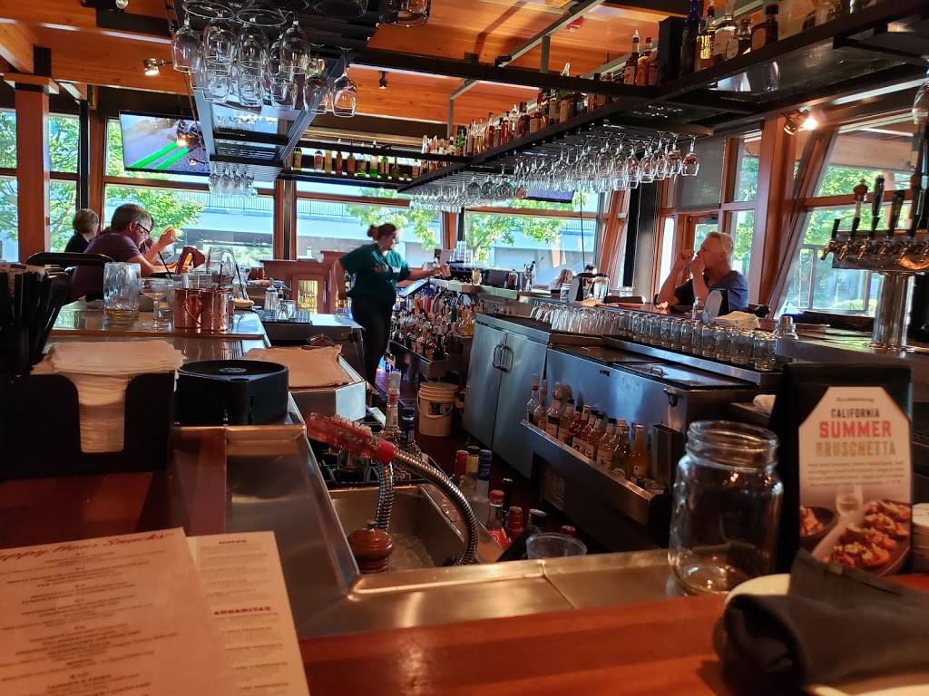 Claim Jumper Restaurants | restaurant | 18725 33rd Ave W, Lynnwood, WA 98037, USA | 4257785700 OR +1 425-778-5700