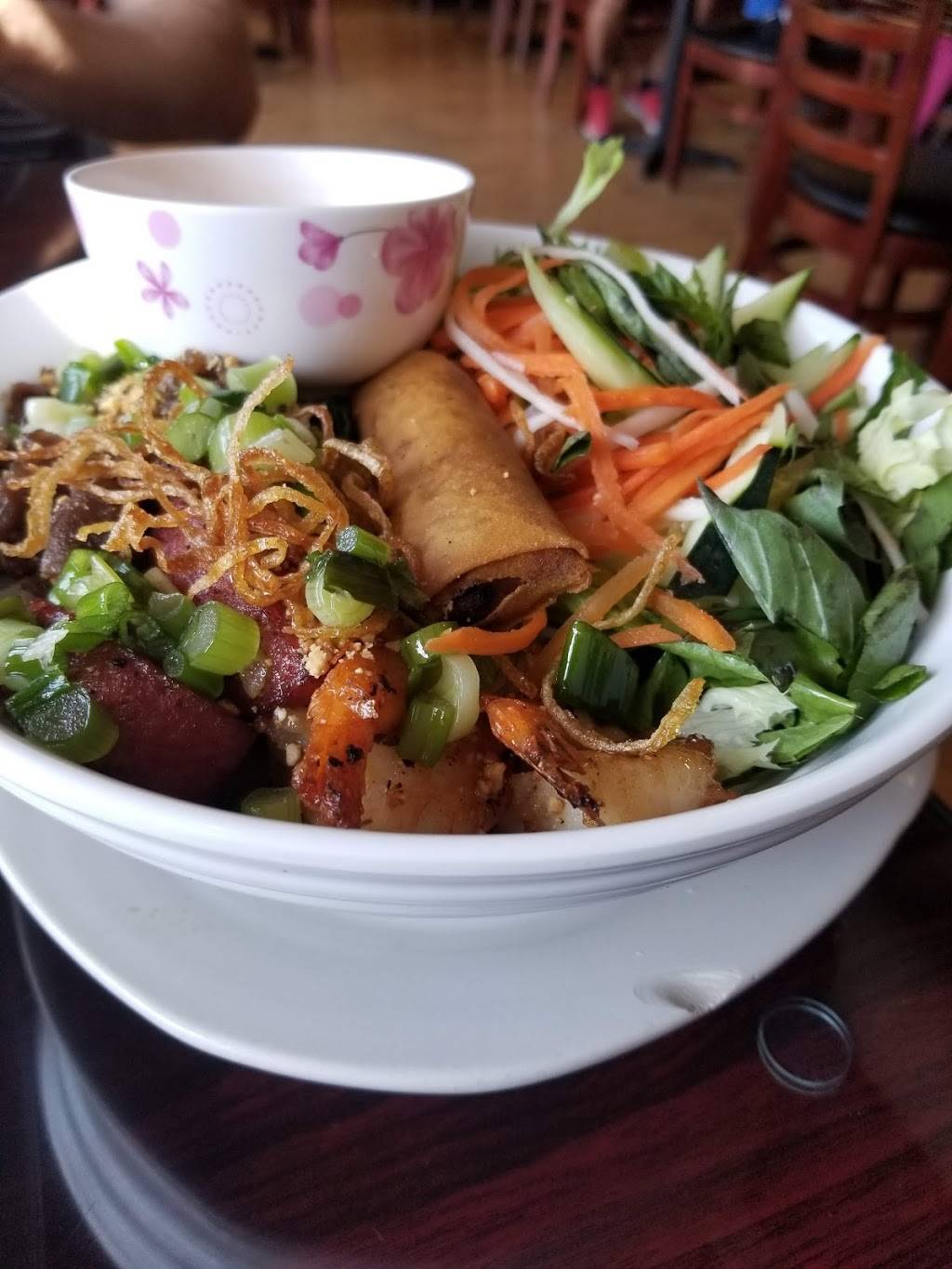 Rose Pho | restaurant | 19865 1st Ave S #302, Normandy Park, WA 98148, USA | 2065922451 OR +1 206-592-2451