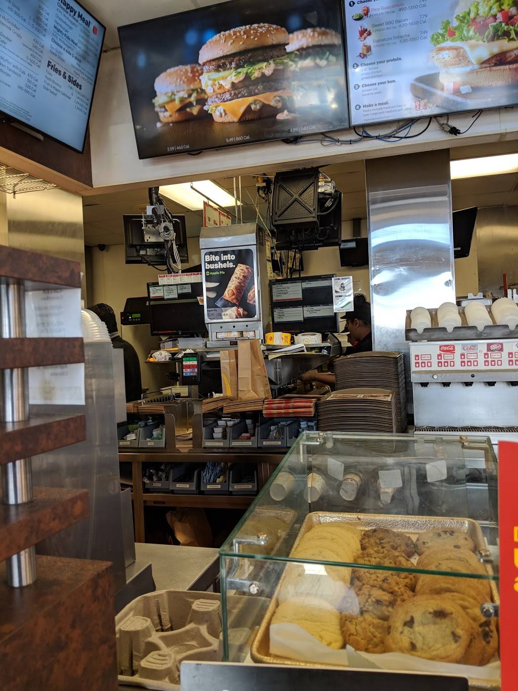 McDonalds | cafe | 5920 Balboa Ave, San Diego, CA 92111, USA | 8585695928 OR +1 858-569-5928