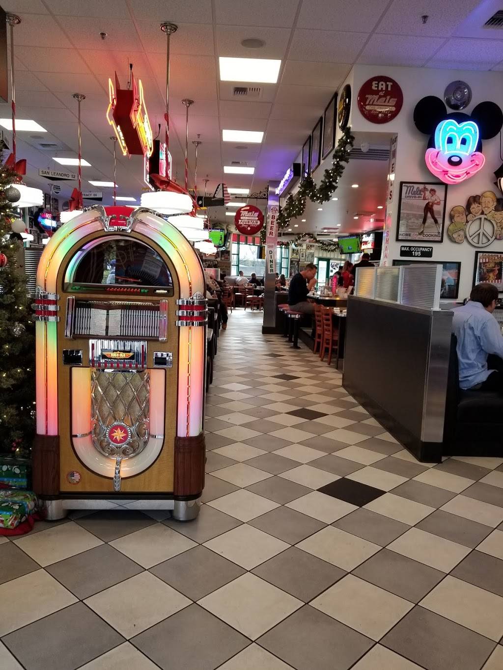 Mels The Original | restaurant | 1592-1598 Gateway Blvd, Fairfield, CA 94533, USA | 7074254452 OR +1 707-425-4452