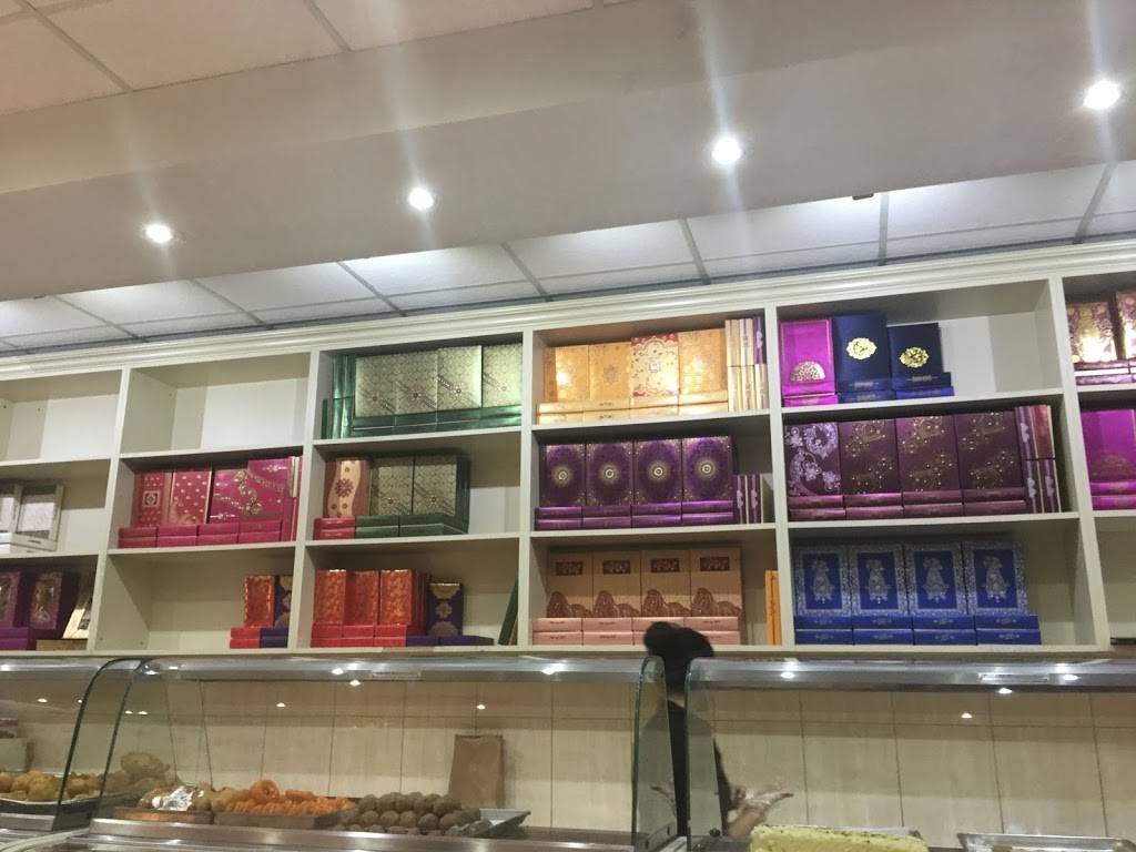 Sweet Palace | restaurant | 2945, 15 Sandalwood Pkwy E #15, Brampton, ON L6R 3J6, Canada | 9057931778 OR +1 905-793-1778