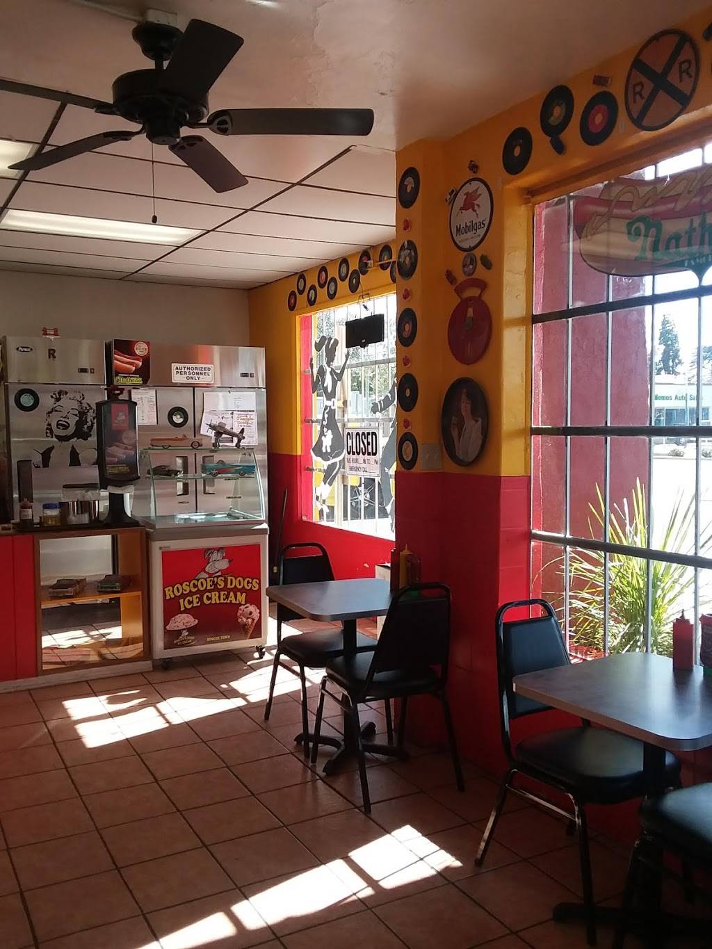 Roscoe’s Dogs | restaurant | 1962 Whitson St, Selma, CA 93662, USA | 5598983060 OR +1 559-898-3060